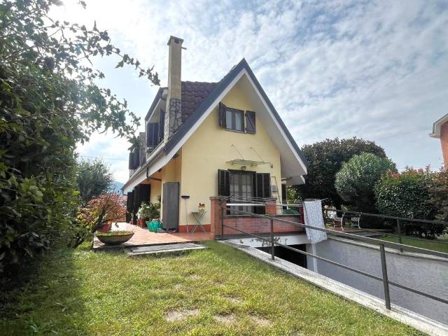 Villa Indipendente in vendita a Oltrepo, Piemonte