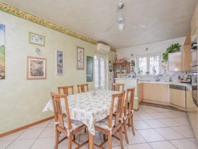 Villa Indipendente in vendita a Oltrepo, Piemonte