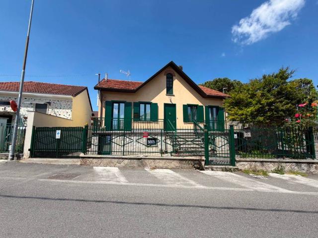 Villa Indipendente in vendita a Oltrepo, Piemonte
