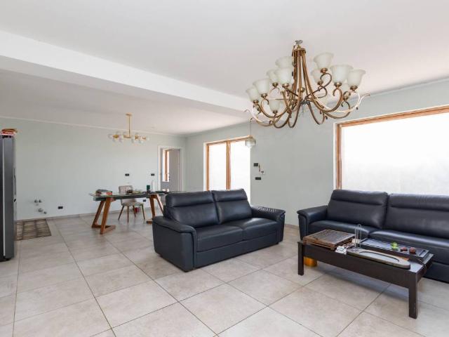 Villa Indipendente in vendita a Centro, Piemonte