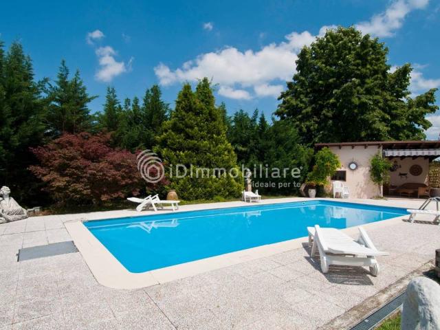 Villa Indipendente in vendita a Sambuy, Piemonte