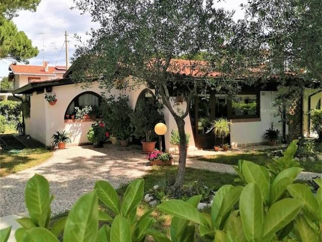 Villa Indipendente in vendita a Lido dei Pini, San Michele Al Tagliamento