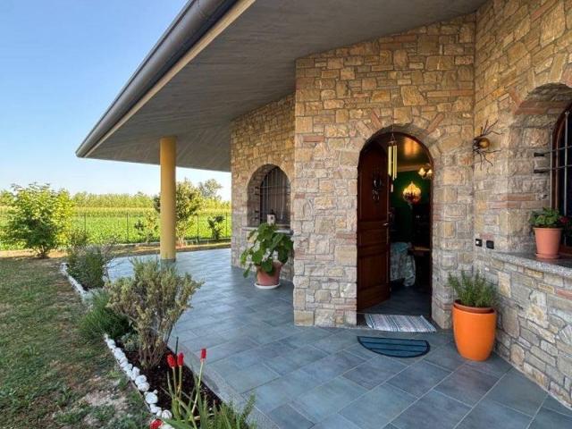 Villa Indipendente in vendita a San Giorgio al Tagliamento, San Michele Al Tagliamento