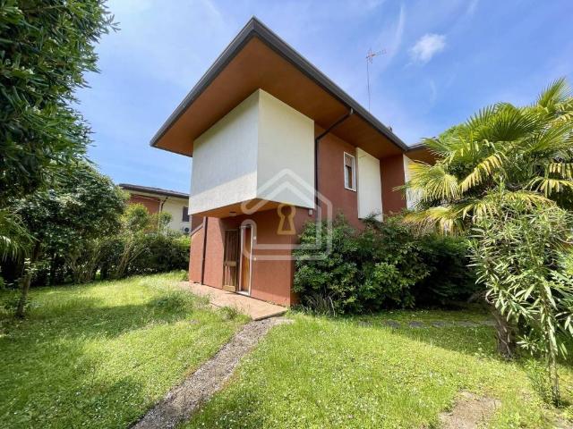 Villa Indipendente in vendita a Bibione, San Michele al Tagliamento