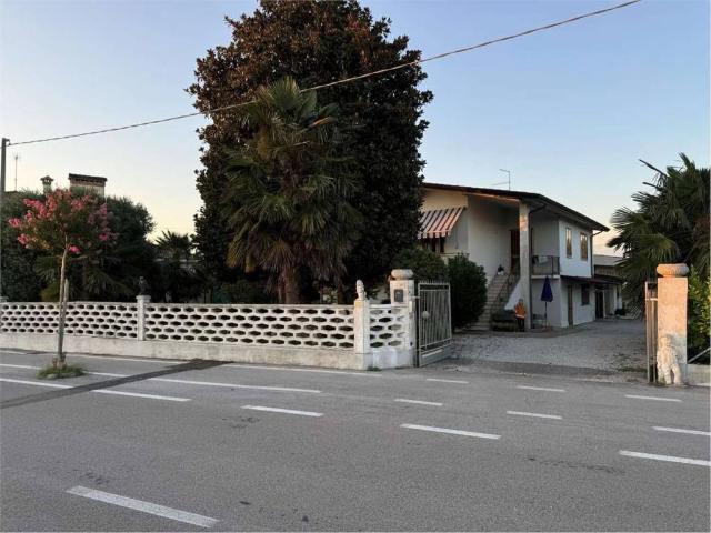 Villa Indipendente in vendita a Marinella, San Michele Al Tagliamento