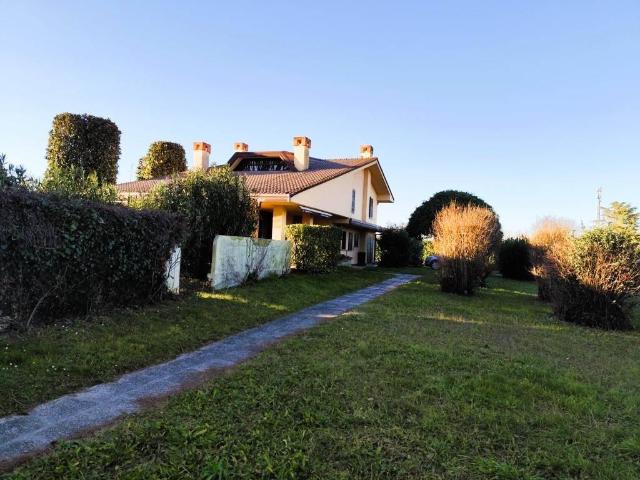 Villa Indipendente in vendita a San Giorgio al Tagliamento, San Michele Al Tagliamento