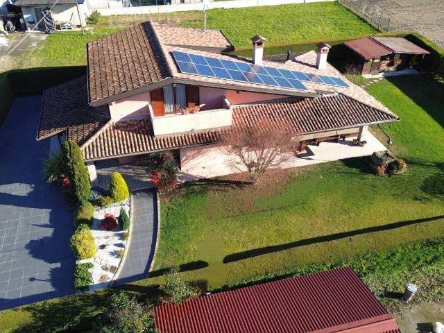 Villa Indipendente in vendita a San Michele Al Tagliamento, Veneto
