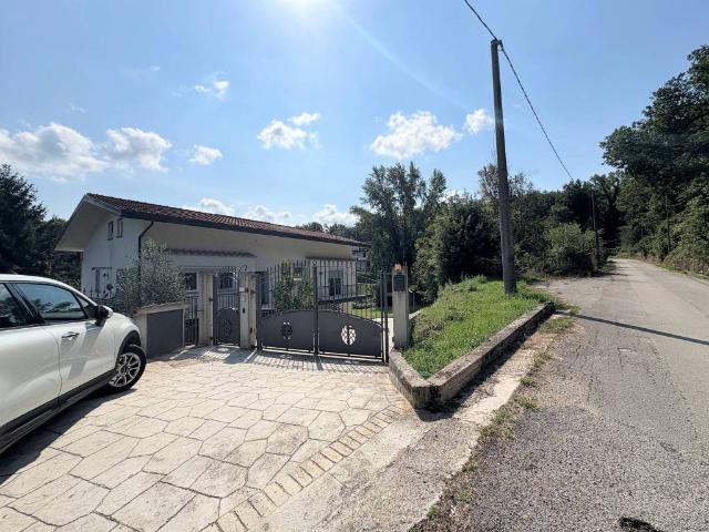 Villa Indipendente in vendita a San Michele Di Serino, Campania