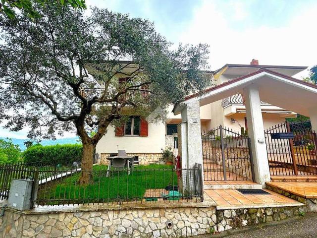 Villa Indipendente in vendita a San Michele Di Serino, Campania