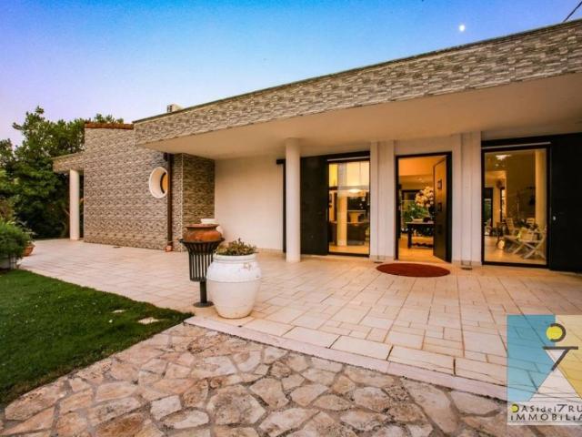 Villa Indipendente in vendita a Puglia, Brindisi