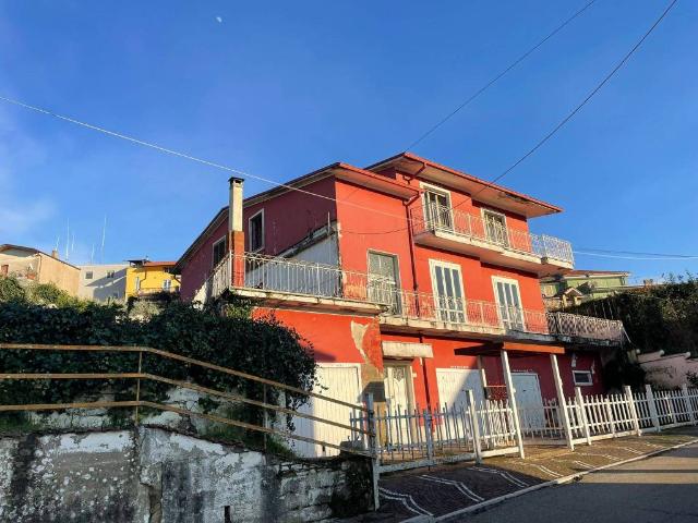 Villa Indipendente in vendita a San Nazzaro, Campania