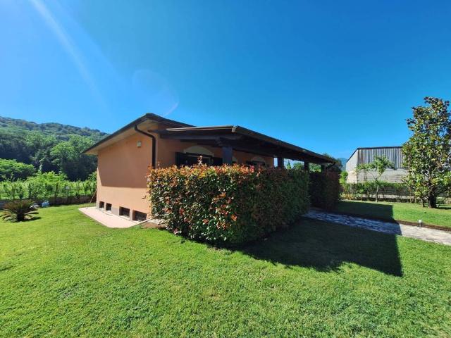 Villa Indipendente in vendita a San Nicola Manfredi, Campania