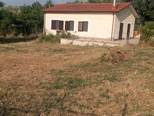 Villa Indipendente in vendita a San Nicola Manfredi, Campania