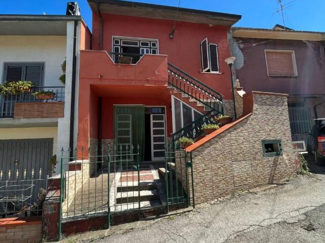 Villa Indipendente in vendita a San Nicola Manfredi, Campania