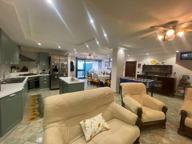 Villa Indipendente in vendita a San Paolo Bel Sito, Campania