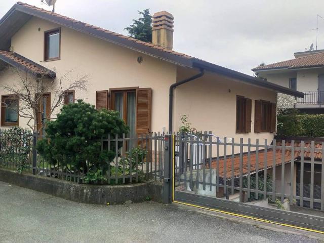 Villa Indipendente in vendita a San Paolo D'argon, Lombardia
