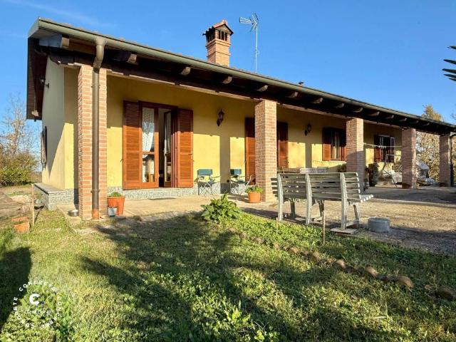 Villa Indipendente in vendita a Piemonte, Asti