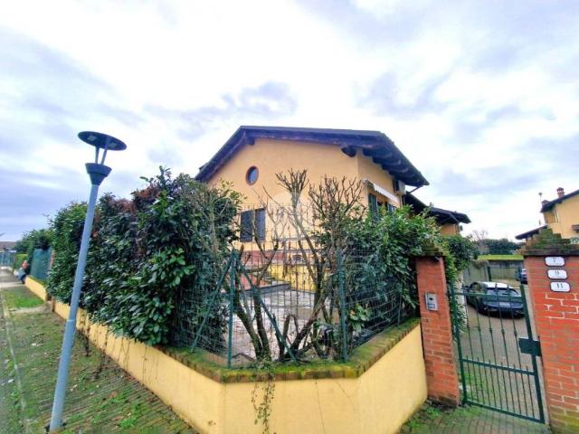 Villa Indipendente in vendita a Piemonte, Asti