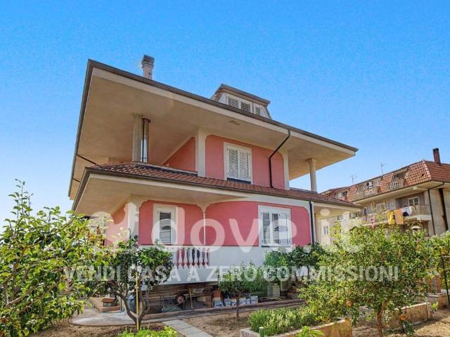 Villa Indipendente in vendita a Calabria, Catanzaro