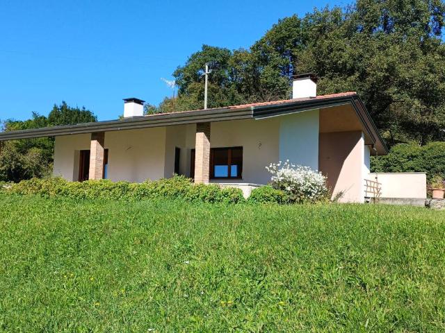 Villa Indipendente in vendita a Azzida / Ažla, San Pietro al Natisone