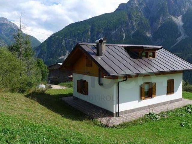 Villa Indipendente in vendita a Valle, San Pietro Di Cadore