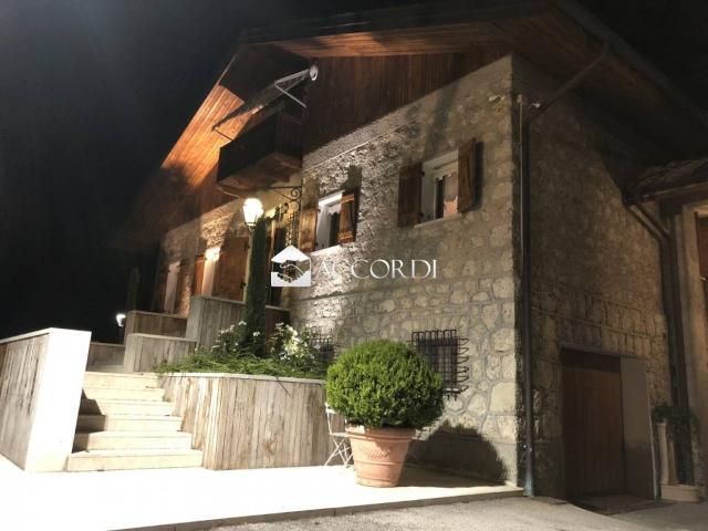 Villa Indipendente in vendita a Borgo Lozzo, Santa Maria di Feletto