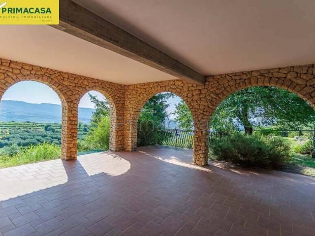 Villa Indipendente in vendita a San Pietro In Cariano, Veneto