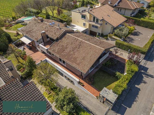 Villa Indipendente in vendita a Corrubbio di Negarine, San Pietro In Cariano