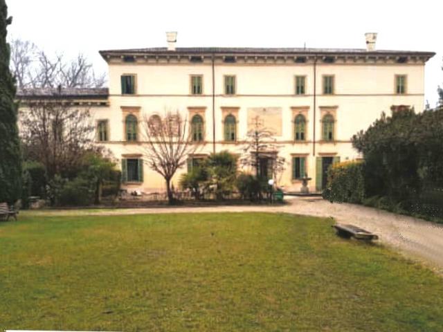 Villa Indipendente in vendita a San Pietro In Cariano, Veneto