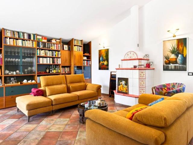 Villa Indipendente in vendita a Corrubbio di Negarine, San Pietro In Cariano