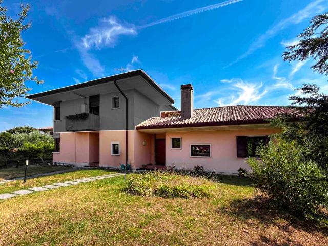 Villa Indipendente in vendita a San Pietro In Cariano, Veneto