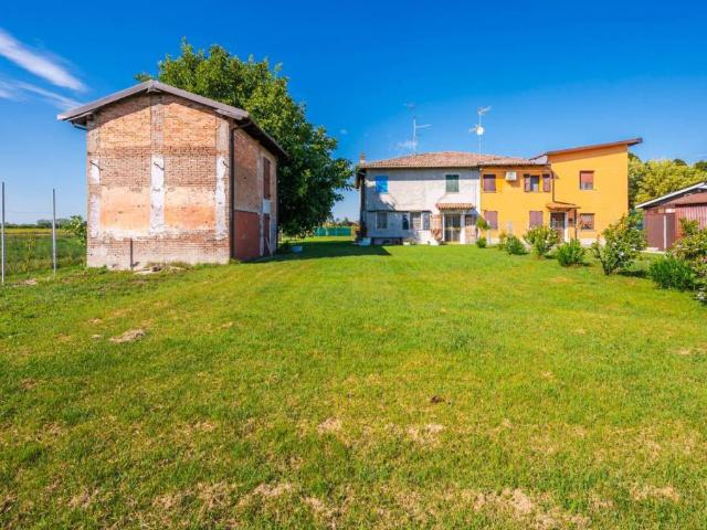 Villa Indipendente in vendita a Unione Reno Galliera, San Pietro In Casale