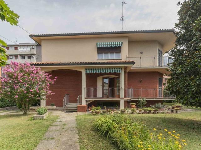 Villa Indipendente in vendita a Rubizzano, San Pietro in Casale