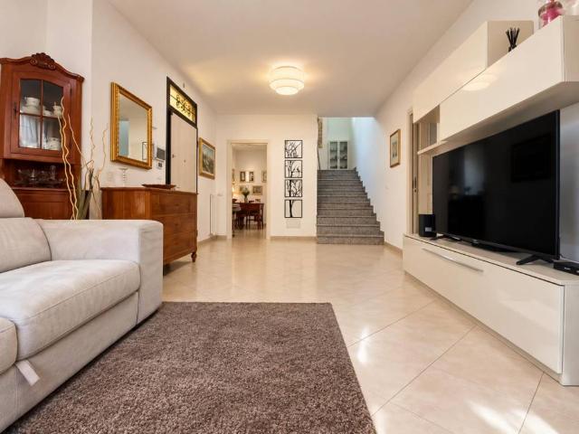 Villa Indipendente in vendita a Gavaseto, San Pietro in Casale