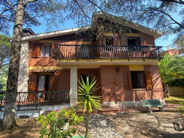 Villa Indipendente in vendita a Roma Capitale, Lazio