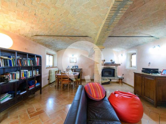 Villa Indipendente in vendita a Val d’Enza, Re
