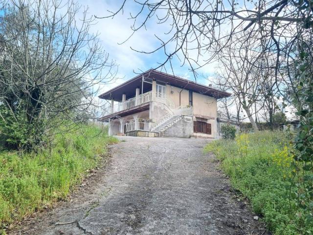 Villa Indipendente in vendita a Macchie, San Potito Ultra