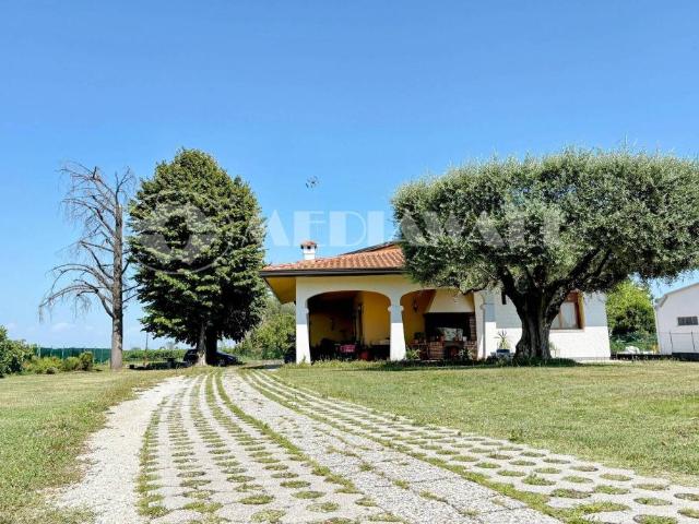 Villa Indipendente in vendita a San Quirino, Friuli-Venezia Giulia