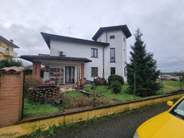 Villa Indipendente in vendita a San Rocco Al Porto, Lombardia