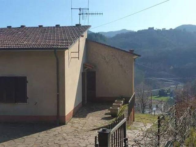 Villa Indipendente in vendita a Sambuca, San Romano in Garfagnana