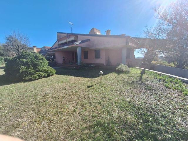 Villa Indipendente in vendita a Piemonte, Alessandria