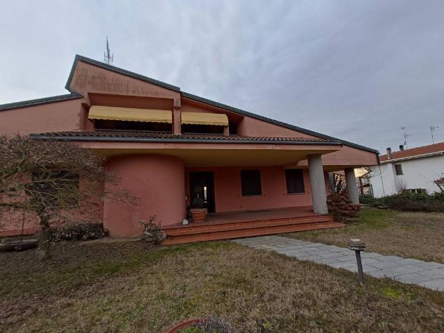 Villa Indipendente in vendita a Piemonte, Alessandria
