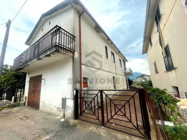 Villa Indipendente in vendita a San Salvatore Telesino, Campania