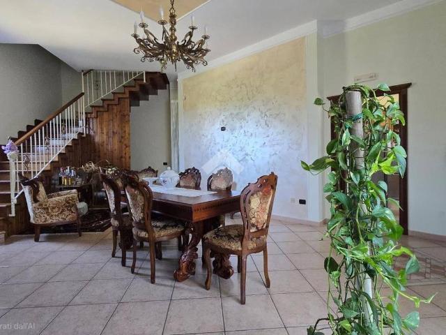 Villa Indipendente in vendita a San Salvatore Telesino, Campania