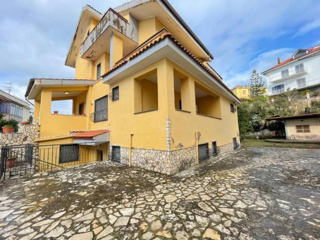 Villa Indipendente in vendita a San Sebastiano Al Vesuvio, Campania