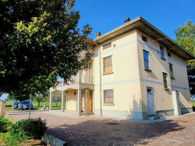Villa Indipendente in vendita a San Secondo Parmense, Parma
