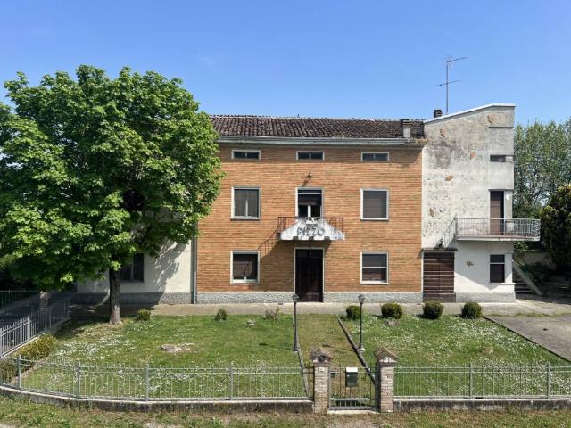 Villa Indipendente in vendita a San Secondo Parmense, Reggio Emilia