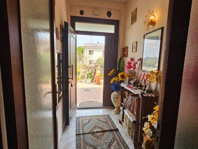 Villa Indipendente in vendita a Uvaiolo, Marche