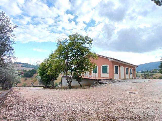 Villa Indipendente in vendita a San Michele, Marche