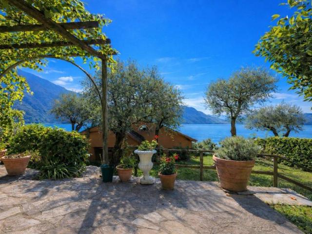 Villa Indipendente in vendita a San Siro, Rezzonico